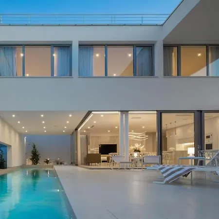 Luxury White Palace With Heated Pool * Trogir