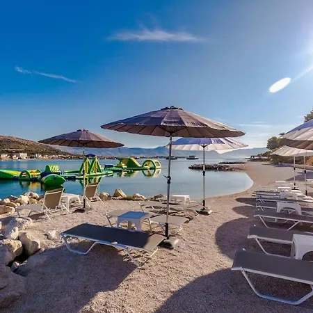 Villa Luxury White Palace With Heated Pool