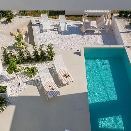 Villa Luxury White Palace With Heated Pool *