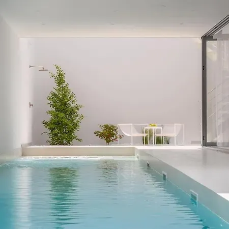 Villa Luxury White Palace With Heated Pool Trogir