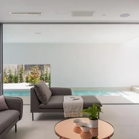 Villa Luxury White Palace With Heated Pool
