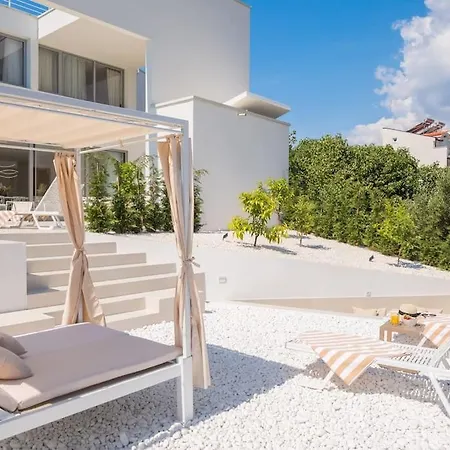 Luxury White Palace With Heated Pool Trogir